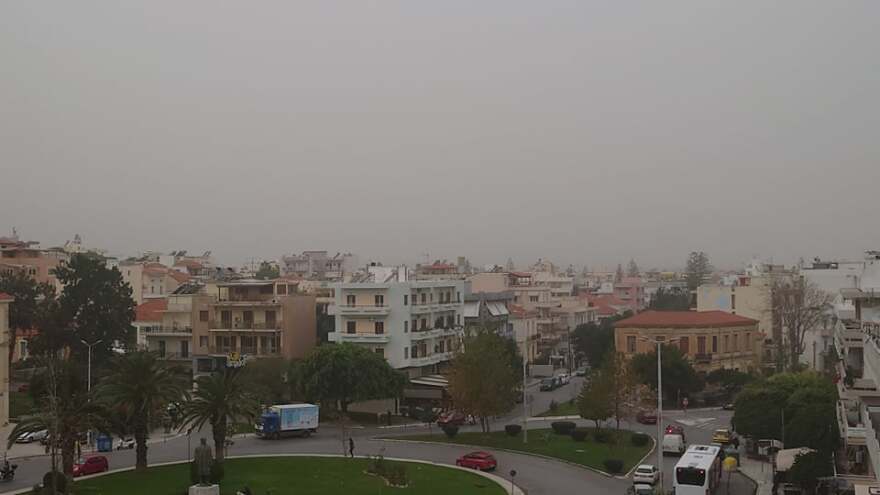 Η αφρικανική σκόνη «έπνιξε» την Κρήτη - Δείτε φωτογραφίες