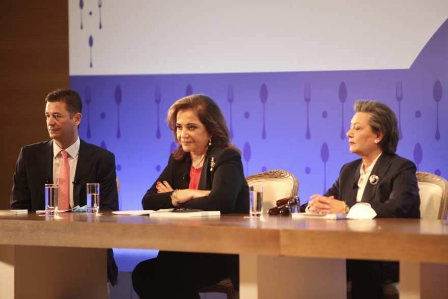 Η Ιστορία πίσω από τις συνταγές της Μαρίκας Μητσοτάκη- Επανακυκλοφορεί το βιβλίο της