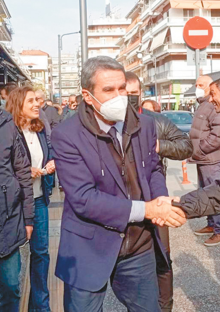 Εκλογές ΚΙΝΑΛ: Τα κρυφά όπλα των υποψηφίων στον «πόλεμο των έξι ημερών»