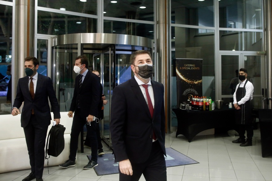 Ντιμπέιτ ΚΙΝΑΛ: «Κόντρες» για τις μετεκλογικές συνεργασίες, τη συμμετοχή στις κάλπες και... αιχμές για «νεόγερους»