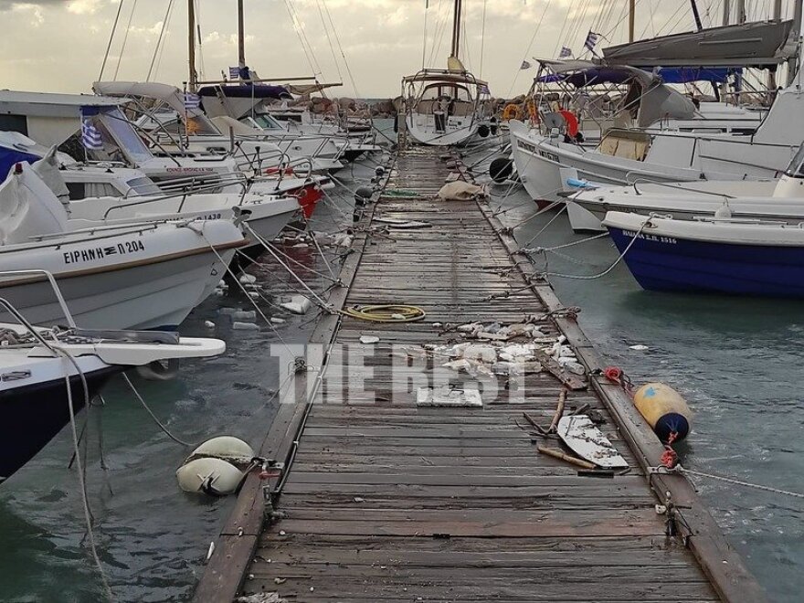 Καιρός: Βροχές, θυελλώδεις άνεμοι και αισθητή πτώση της θερμοκρασίας - Ποιες περιοχές θα επηρεαστούν