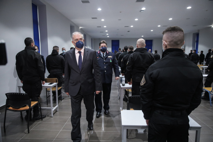 Επέστρεψαν στα θρανία 2.500 αστυνομικοί της ΔΙΑΣ -Τι περιλαμβάνει η μετεκπαίδευση