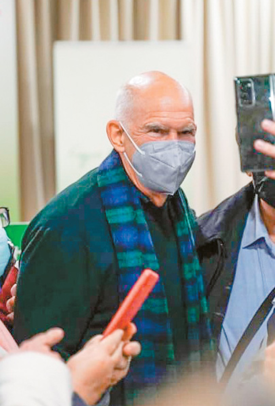 Εκλογές ΚΙΝΑΛ: Τα κρυφά όπλα των υποψηφίων στον «πόλεμο των έξι ημερών»