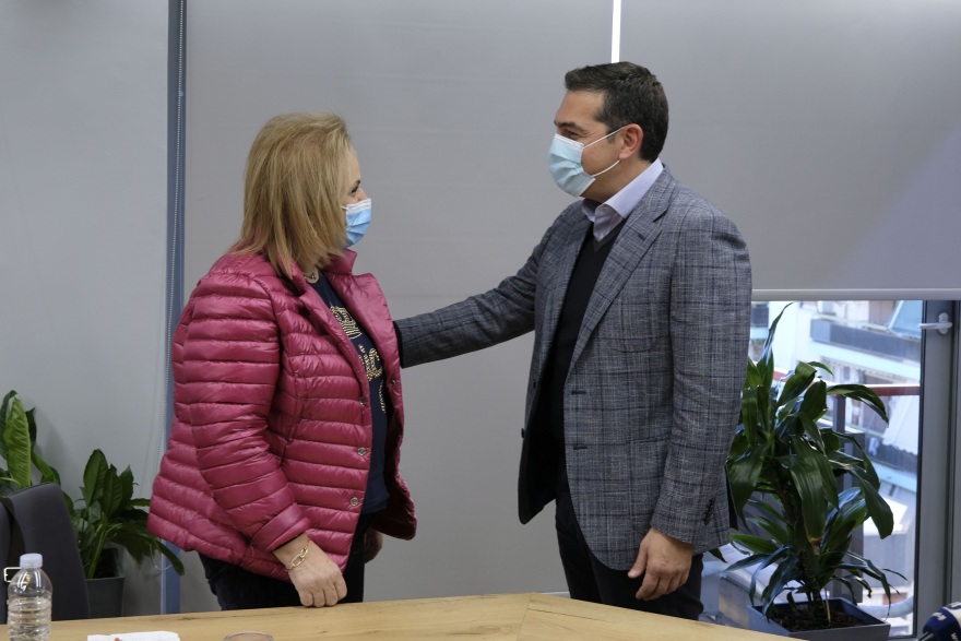 Ο Τσίπρας συνάντησε την ΠΟΕΔΗΝ: «Σαμποτέρ του εμβολιασμού ο Μητσοτάκης»