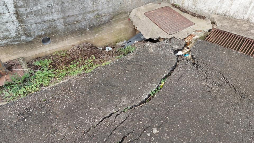 Κακοκαιρία - Άρτα: Στον… αέρα πτέρυγα δημοτικού σχολείου - Δείτε φωτογραφίες