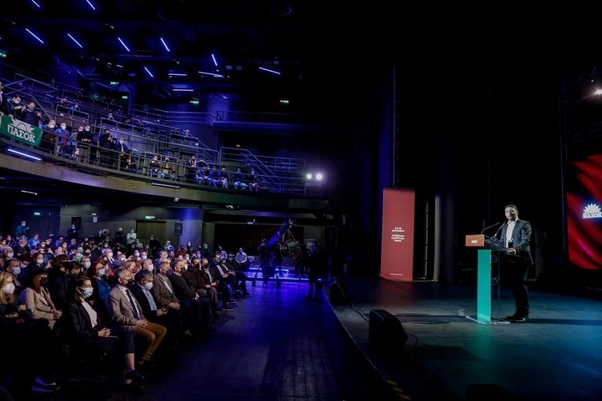 Ανδρουλάκης από το Γκάζι: «Το μήνυμα των εκλογών είναι ανανέωση ή ανακύκλωση»