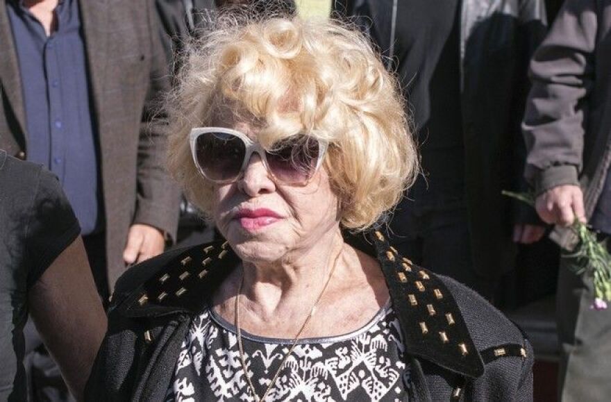 Καίτη Γκρέι: Οι ευχές της τραγουδίστριας για τα Χριστούγεννα - Δείτε το βίντεο