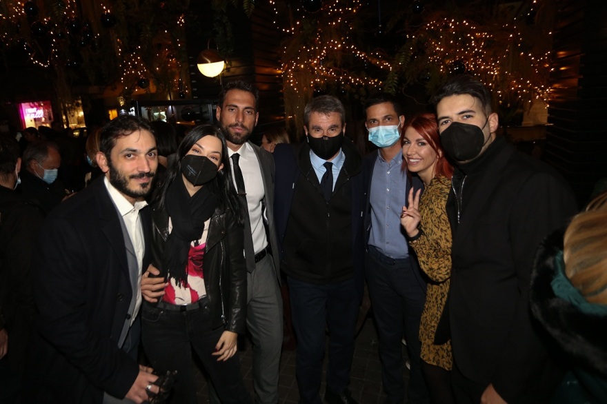 Εκλογές ΚΙΝΑΛ: Τα είπε με νέους και νέες ο Ανδρέας Λοβέρδος