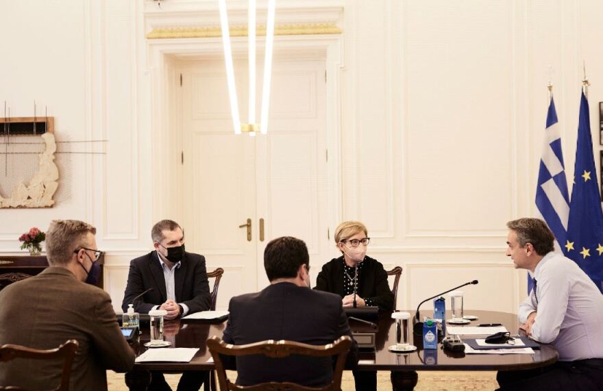 Στην άυλη συνταγογράφηση τα φάρμακα για τον HIV - Δικαίωμα αναδοχής και σε ασθενείς με AIDS ή ηπατίτιδα Β