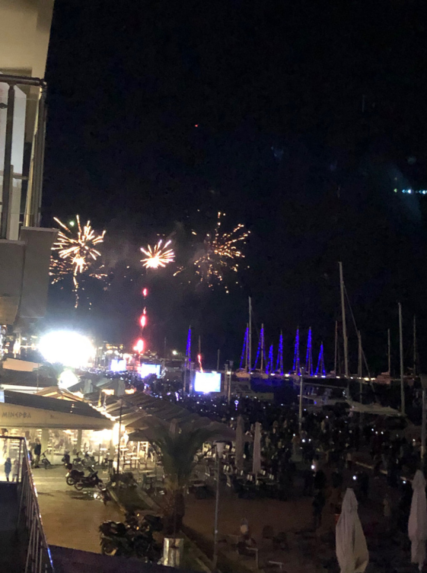 Η φαντασμαγορική τελετή φωταγώγησης με την Άννα Βίσση στον Βόλο