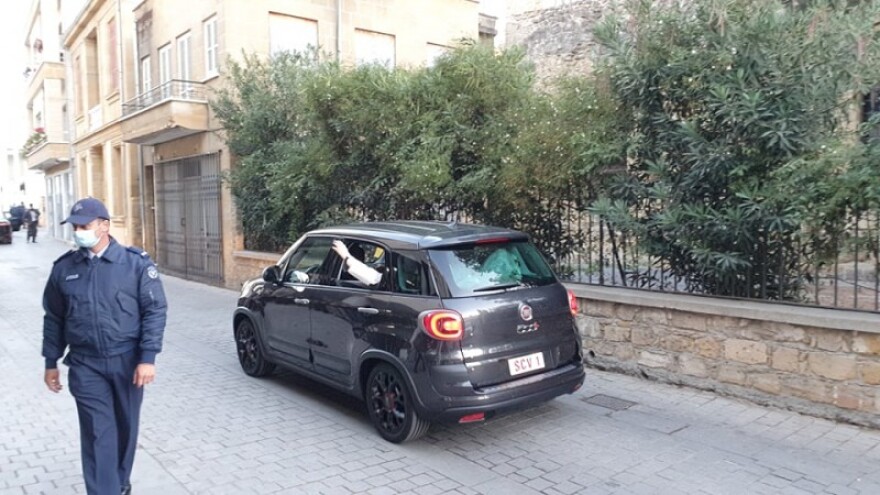 Το μικρό Fiat του Πάπα που έκλεψε την παράσταση στην Κύπρο - Βίντεο και φωτογραφίες 