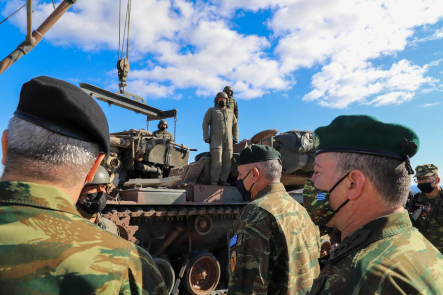 Φλώρος από τη Ρόδο: Οι Ένοπλες Δυνάμεις είναι εδώ γιατί υπάρχει απειλή