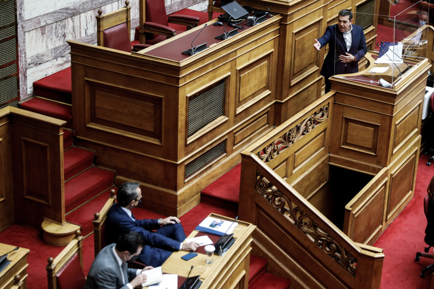 Υποχρεωτικός εμβολιασμός: «Φουντώνει» η συζήτηση στην Ευρώπη αλλά στην Ελλάδα προκαλεί πολιτικές κόντρες