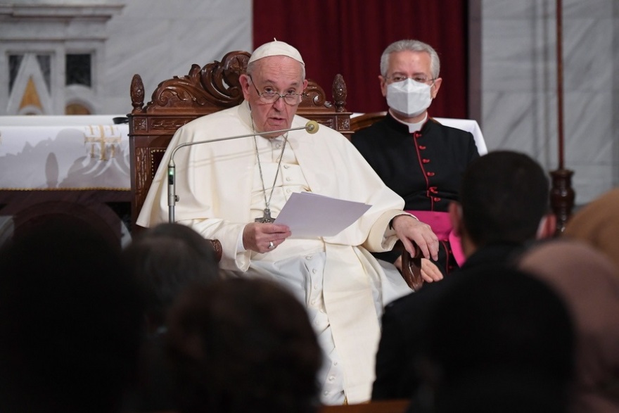 Ολοκληρώθηκε η επίσκεψη του Πάπα στην Κύπρο, αναχωρεί το πρωί για την Αθήνα