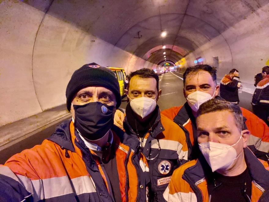 Εντυπωσιακή άσκηση ετοιμότητας για τροχαίο με εγκλωβισμένους στη σήραγγα των Τεμπών - Δείτε φωτογραφίες