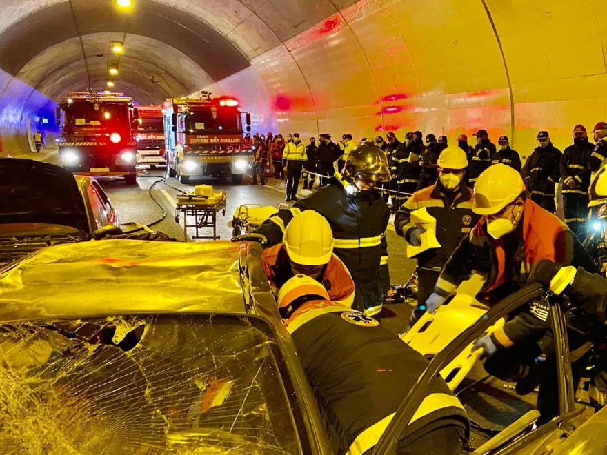 Εντυπωσιακή άσκηση ετοιμότητας για τροχαίο με εγκλωβισμένους στη σήραγγα των Τεμπών - Δείτε φωτογραφίες