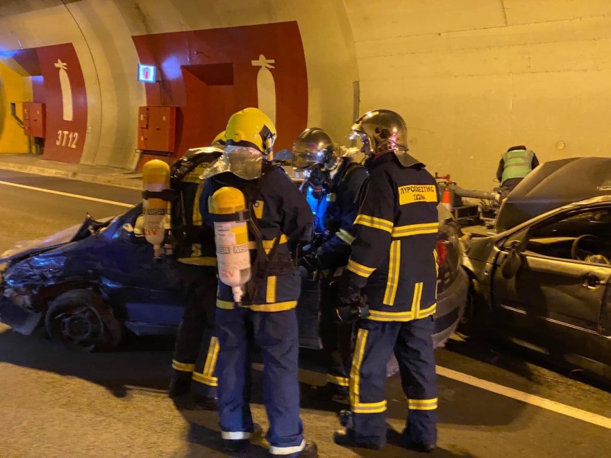 Εντυπωσιακή άσκηση ετοιμότητας για τροχαίο με εγκλωβισμένους στη σήραγγα των Τεμπών - Δείτε φωτογραφίες