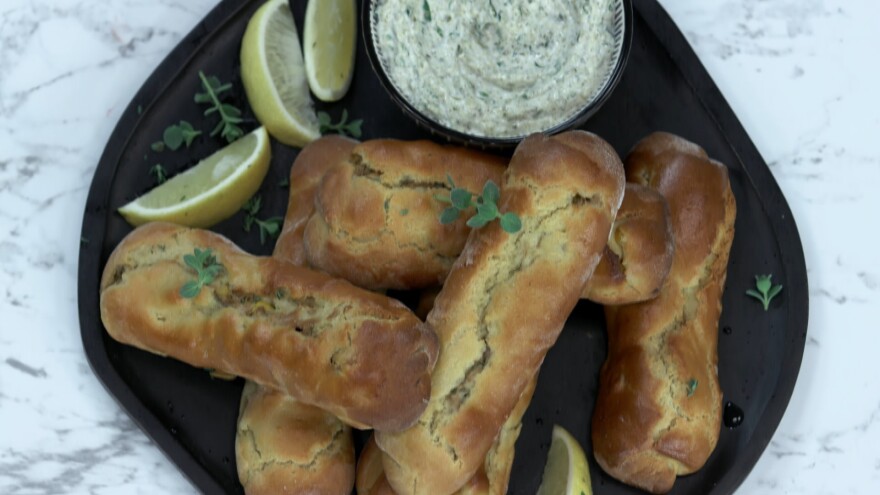 «Kitchen Lab»: Συνταγές μοντέρνες και funky προτείνει ο Άκης Πετρετζίκης 