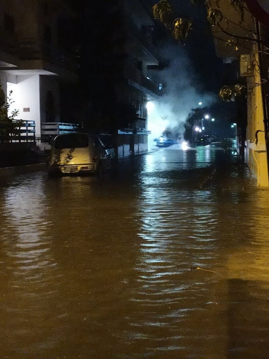 Μεσολόγγι: Η έντονη βροχόπτωση μετέτρεψε δρόμους σε «ποτάμια»