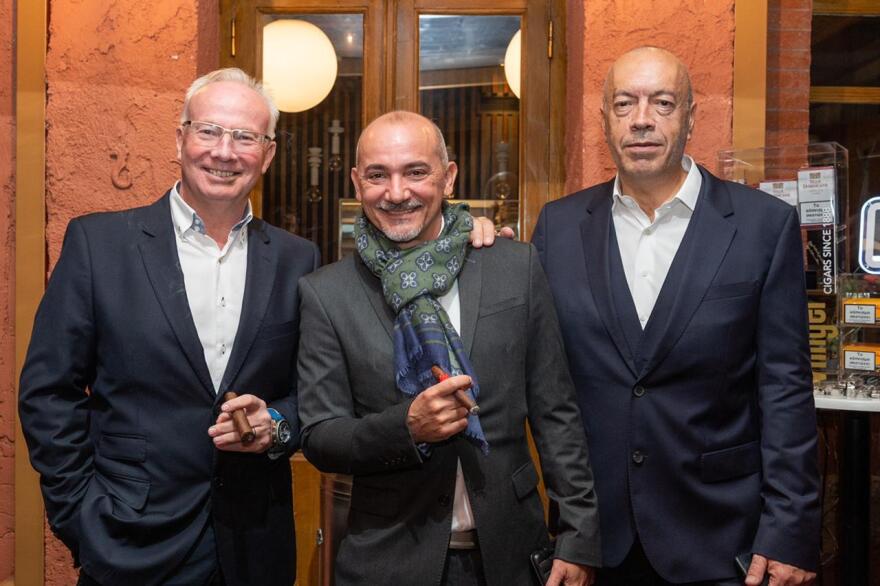 Τα πούρα Corrida και Villa Dominicana της Villiger παρουσιάστηκαν στην Ελλάδα