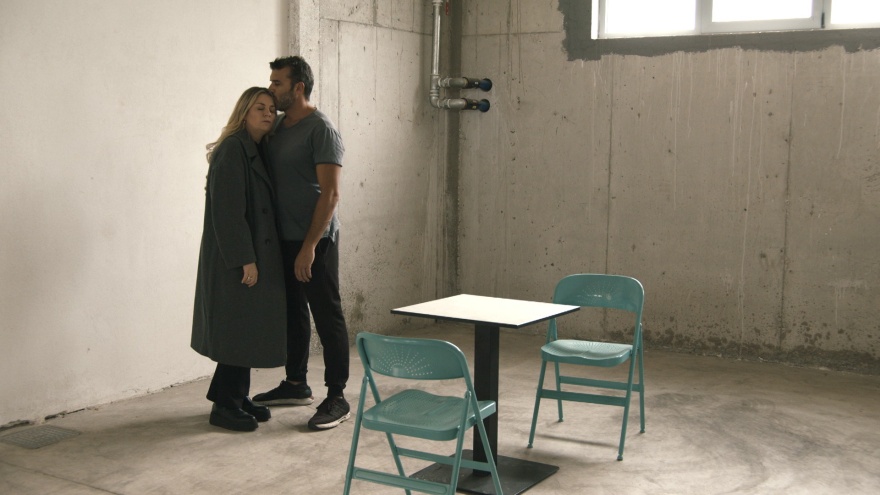 «Το Αύριο Μας Ανήκει»: Η Στέλλα δίνει την επίσημη κατάθεσή της για την μυστική καταδίωξη και την κλοπή του όπλου της