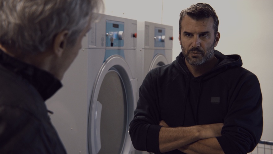 «Το Αύριο Μας Ανήκει»: Η Στέλλα δίνει την επίσημη κατάθεσή της για την μυστική καταδίωξη και την κλοπή του όπλου της