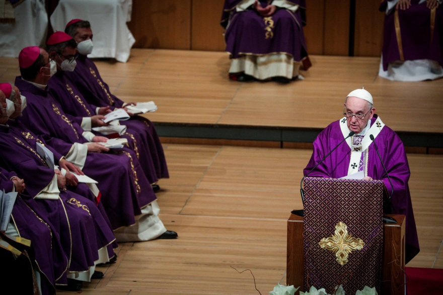 Ο Πάπας Φραγκίσκος τέλεσε Θεία Λειτουργία στο Μέγαρο Μουσικής - Δείτε φωτογραφίες