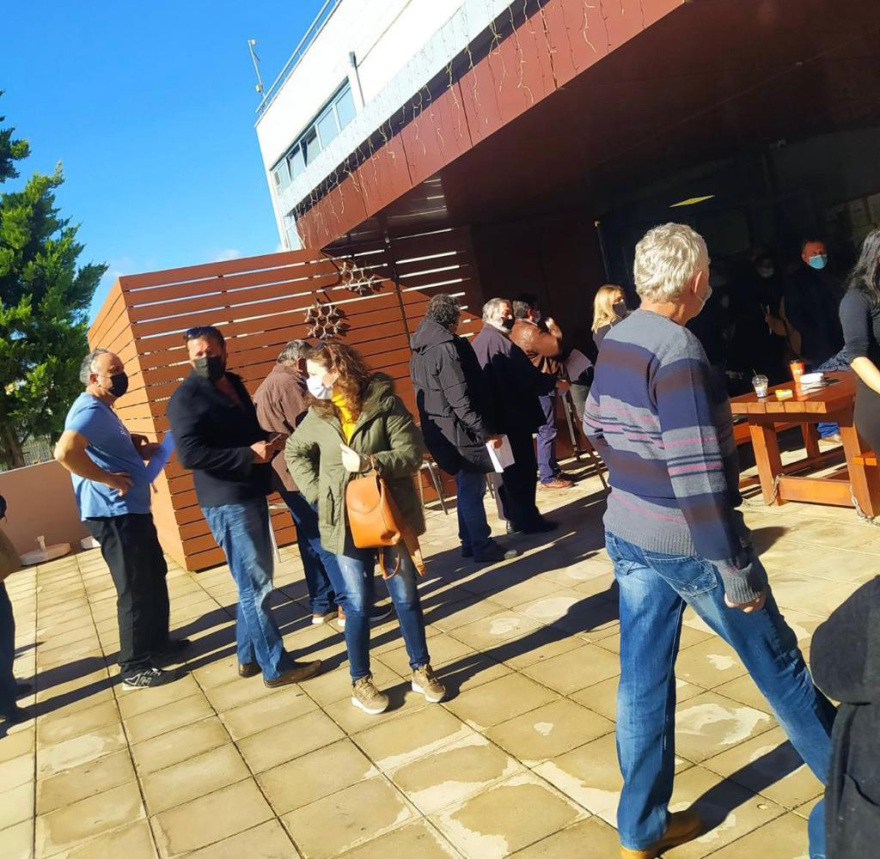 Εκλογές ΚΙΝΑΛ: Δείτε εικόνες από τη μεγάλη συμμετοχή σε Ελλάδα και Λονδίνο 