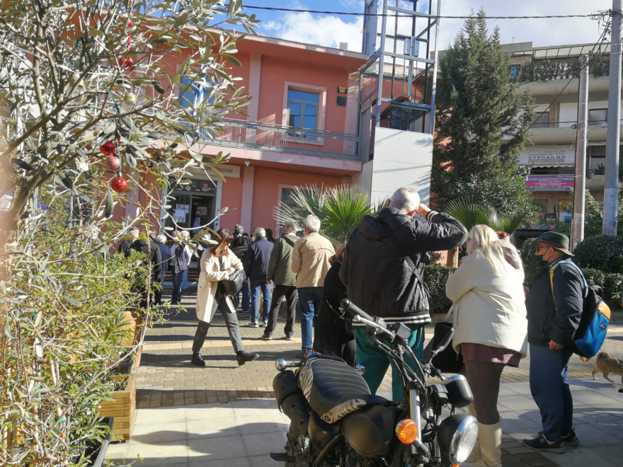 Εκλογές ΚΙΝΑΛ: Δείτε εικόνες από τη μεγάλη συμμετοχή σε Ελλάδα και Λονδίνο 