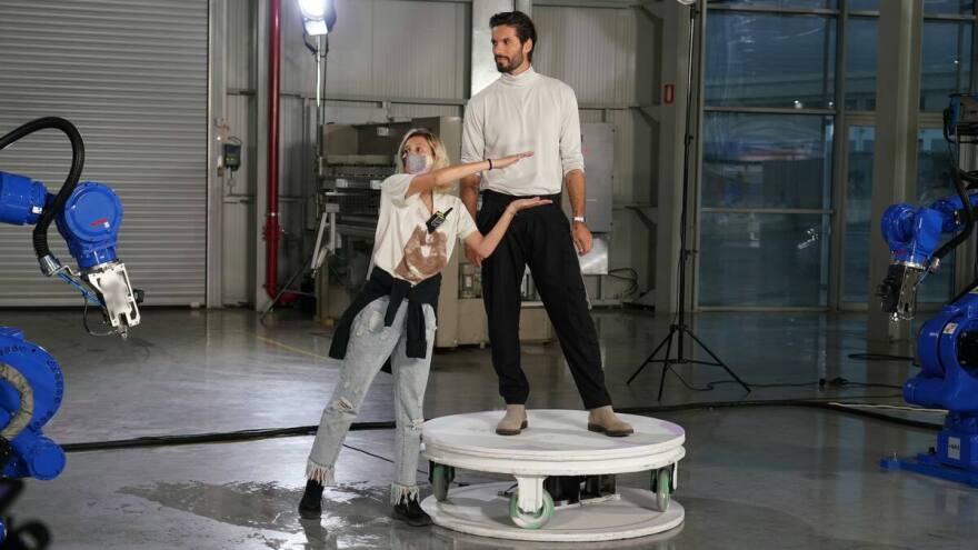 Μάθημα τέχνης και εικαστικές λήψεις στο αποψινό GNTM