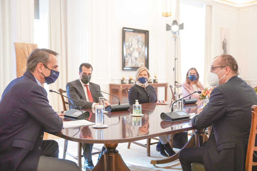 Υποχρεωτικός εμβολιασμός: Έρχεται η σειρά των 50άρηδων