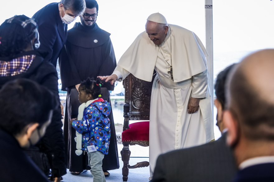 Πάπας Φραγκίσκος: Οι αναφορές στον Όμηρο, οι πρόσφυγες στη Λέσβο και η άρνηση να μείνει σε πολυτελές ξενοδοχείο 
