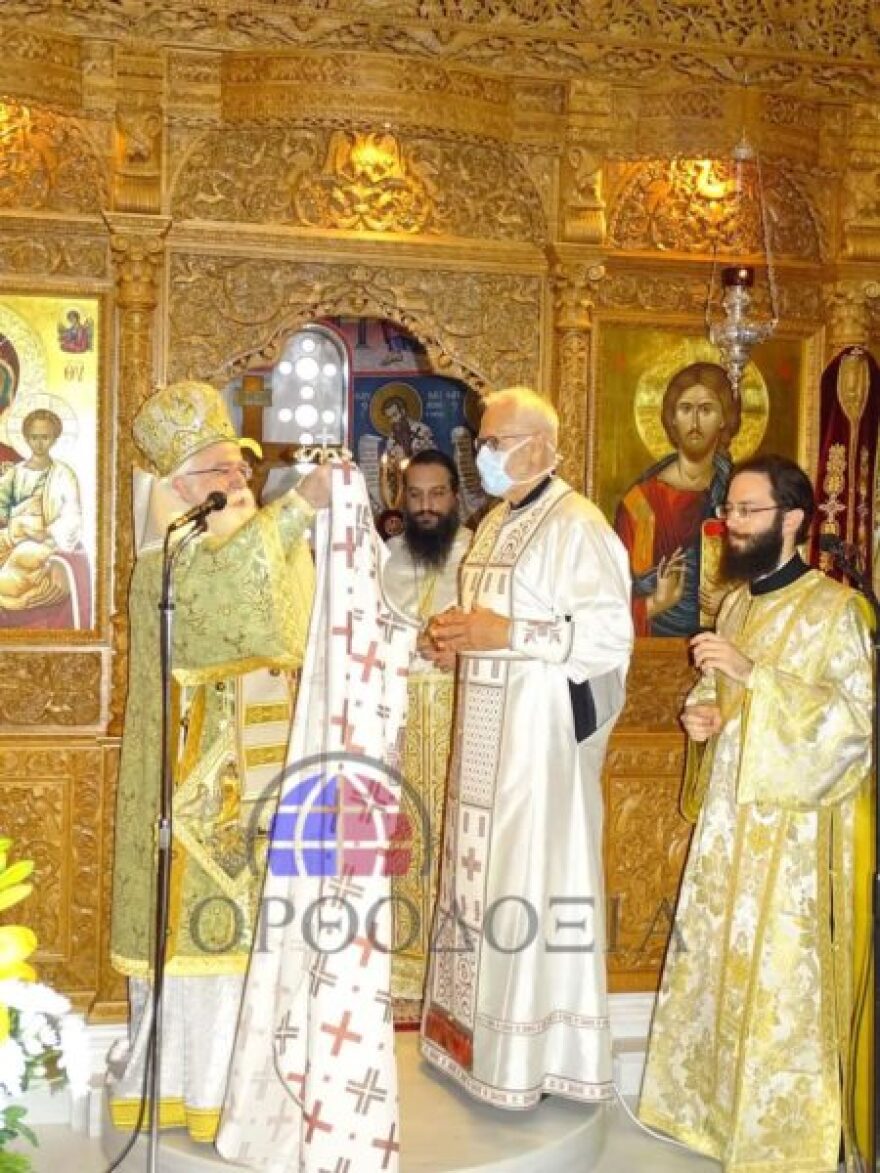 Δημήτρης Λινός: Δείτε τη χειροτονία του καθηγητή από τον Μητροπολίτη Δημητριάδος