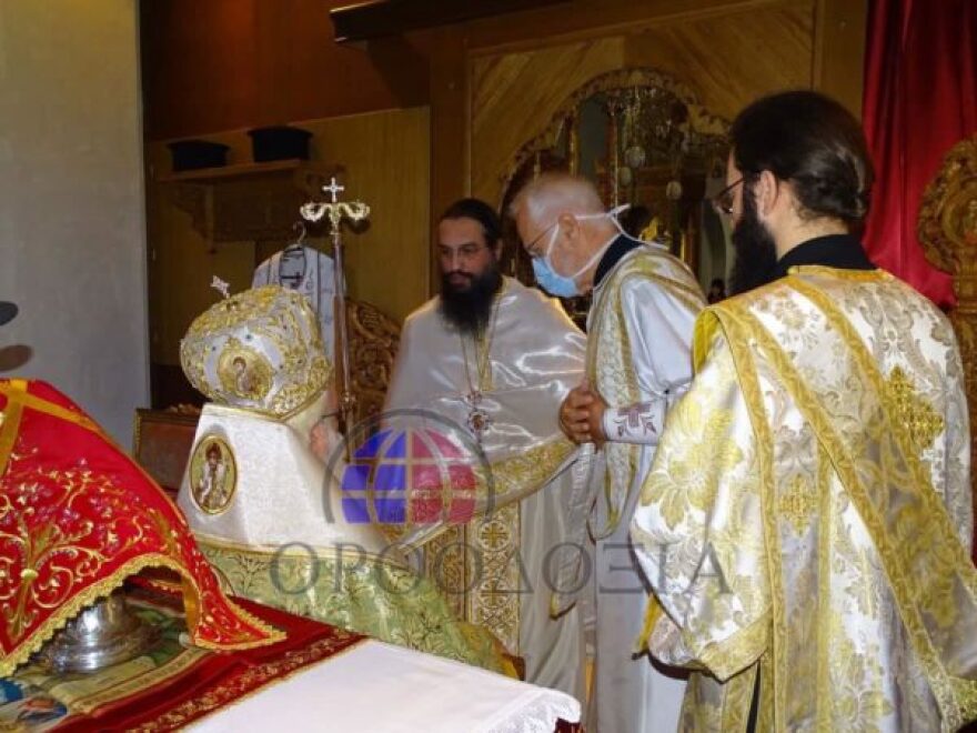 Δημήτρης Λινός: Δείτε τη χειροτονία του καθηγητή από τον Μητροπολίτη Δημητριάδος