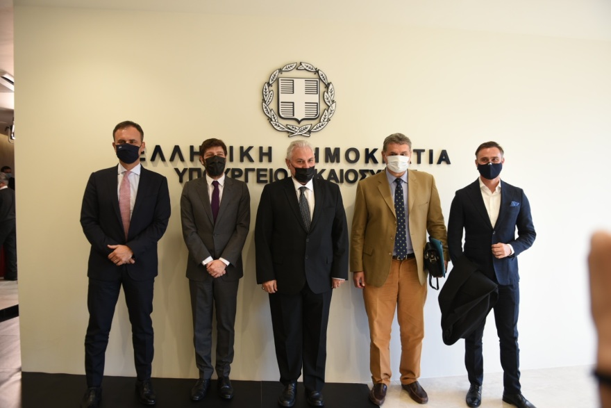 Καπουτζίδης σε εκδήλωση για τους ΛΟΑΤΚΙ: Δεν μου εξήγησαν ποτέ τι πειράζει να παίζω με κούκλες - Γιατί έχω λιγότερα δικαιώματα;