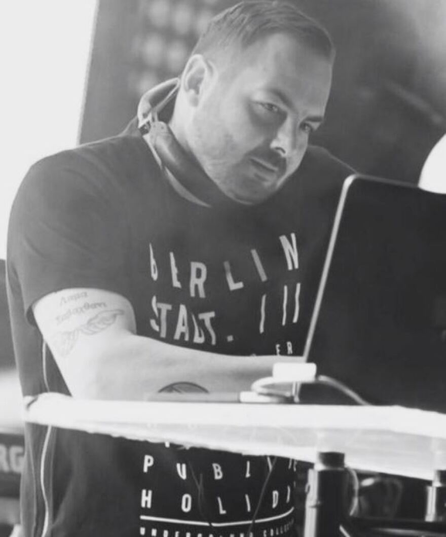 Ο Αντώνης Δημητριάδης, ο Valentino και ο Νίκος Σουλιώτης στην party zone του My Radio 104,6