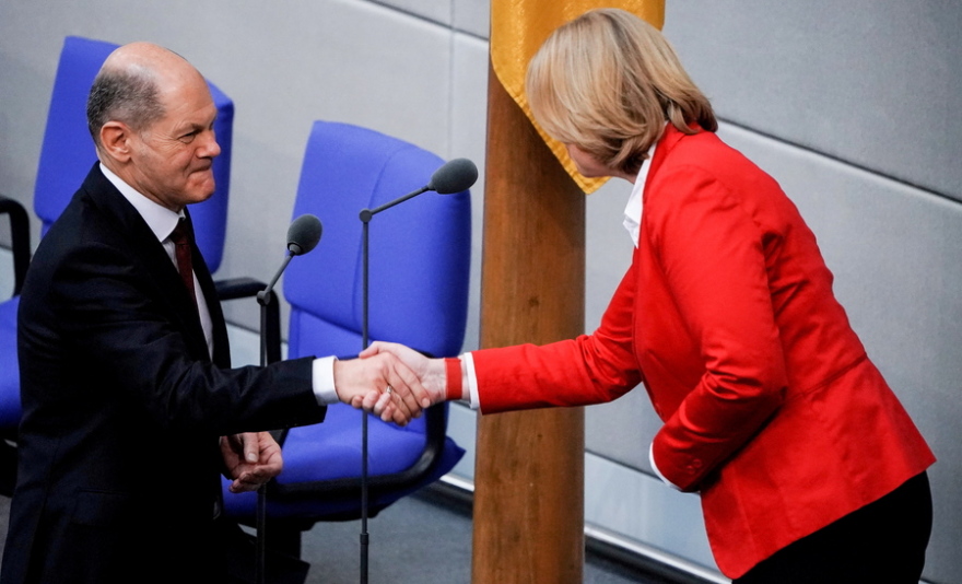 Ο Όλαφ Σολτς εξελέγη καγκελάριος της Γερμανίας με 395 ψήφους