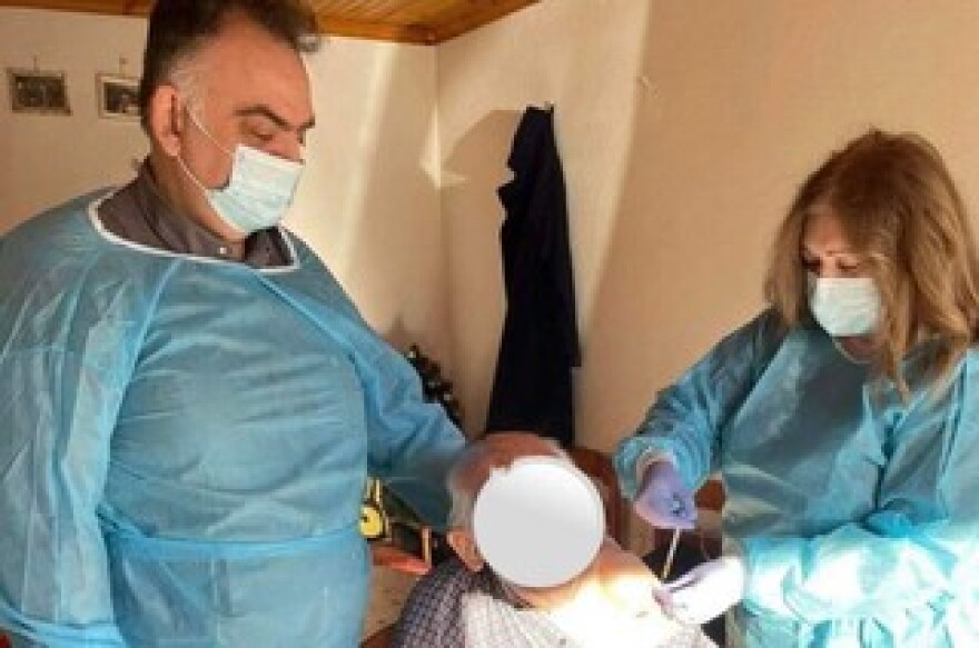 Τρίκαλα: Ηλικιωμένος 104 ετών έκανε το εμβόλιο για τον κορωνοϊό