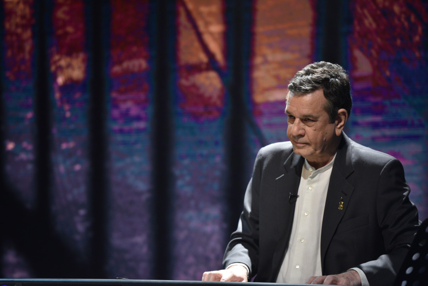 «Σπίτι με το MEGA»: Ο Σταμάτης Σπανουδάκης μας θυμίζει τις μελωδίες του, τις άφθαρτες στον χρόνο