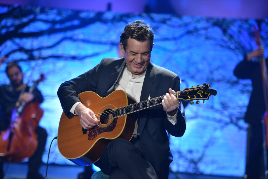 «Σπίτι με το MEGA»: Ο Σταμάτης Σπανουδάκης μας θυμίζει τις μελωδίες του, τις άφθαρτες στον χρόνο