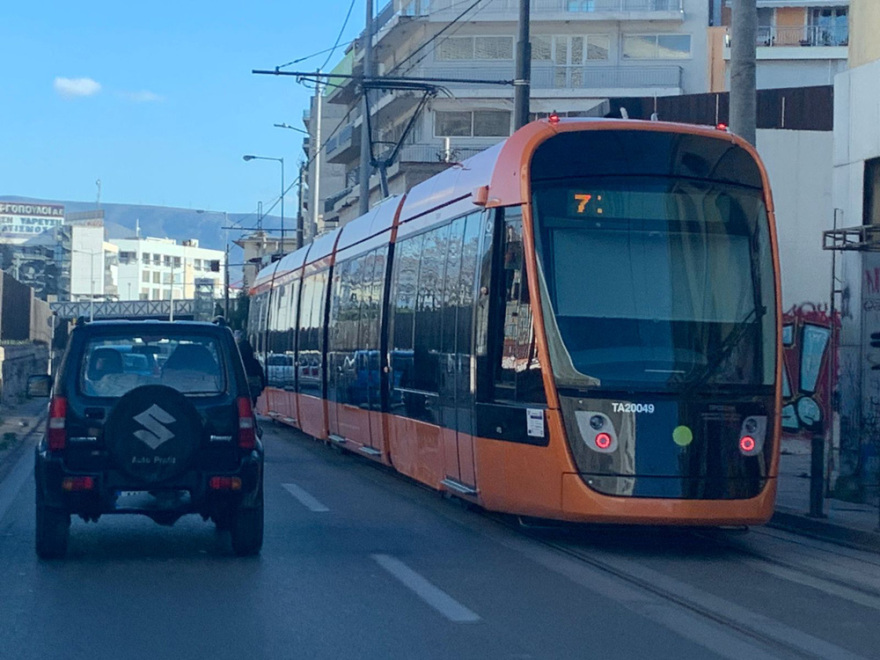 Το τραμ βγήκε στον Πειραιά - Δείτε φωτογραφίες