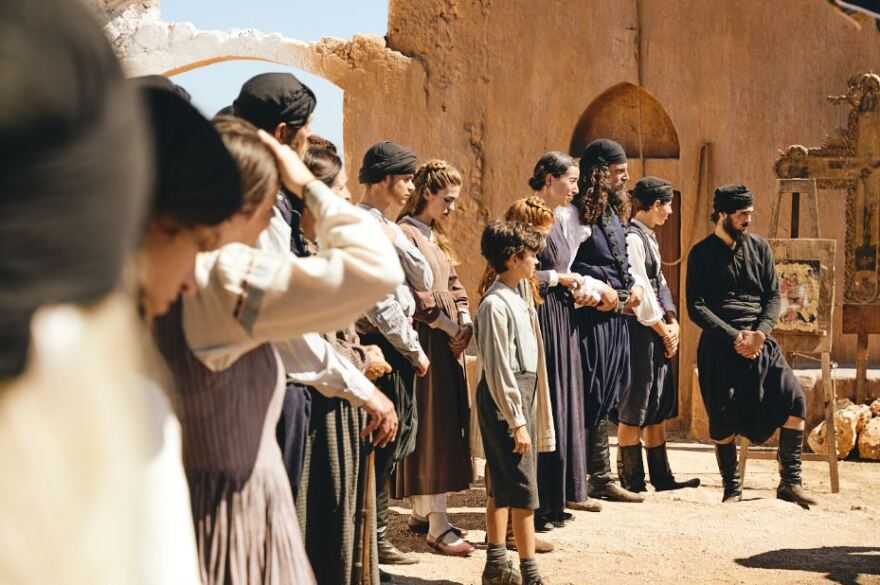 «Κομάντα και Δράκοι»: Η φιλία του Παυλή και του Στεφανή που ξεπέρασε το μίσος Δρακάκηδων και Καζάκηδων