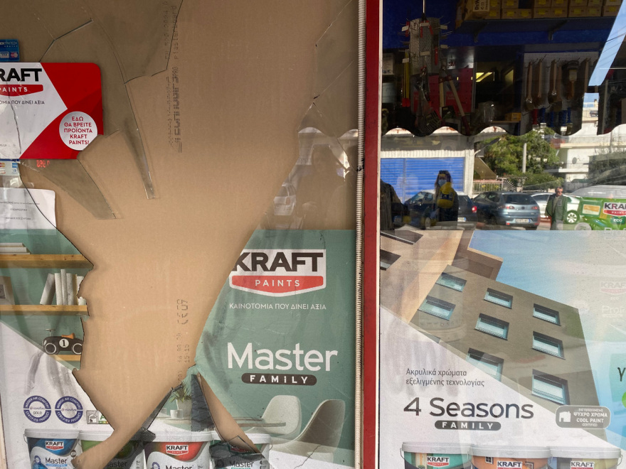 Δολοφονία στη Γλυφάδα: Σκότωσε τον σύντροφο της μητέρας του και παραδόθηκε στην αστυνομία