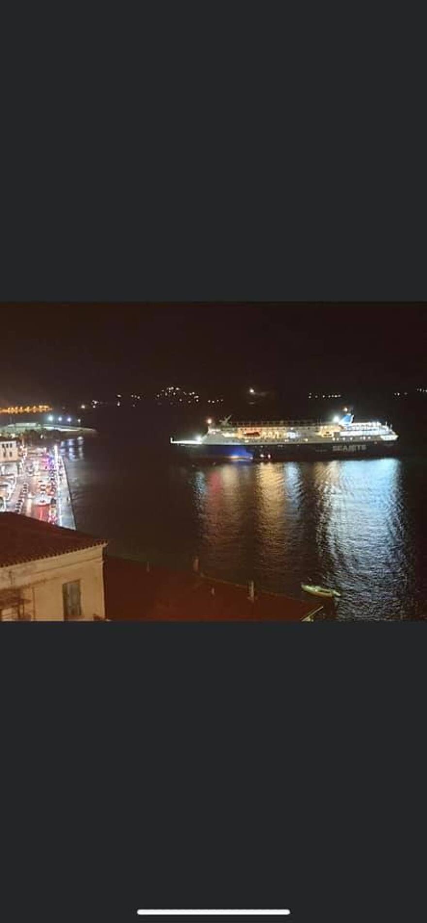 Στα αβαθή στο λιμάνι του Γυθείου «κόλλησε» το  πλοίο «Aqua Jewel»