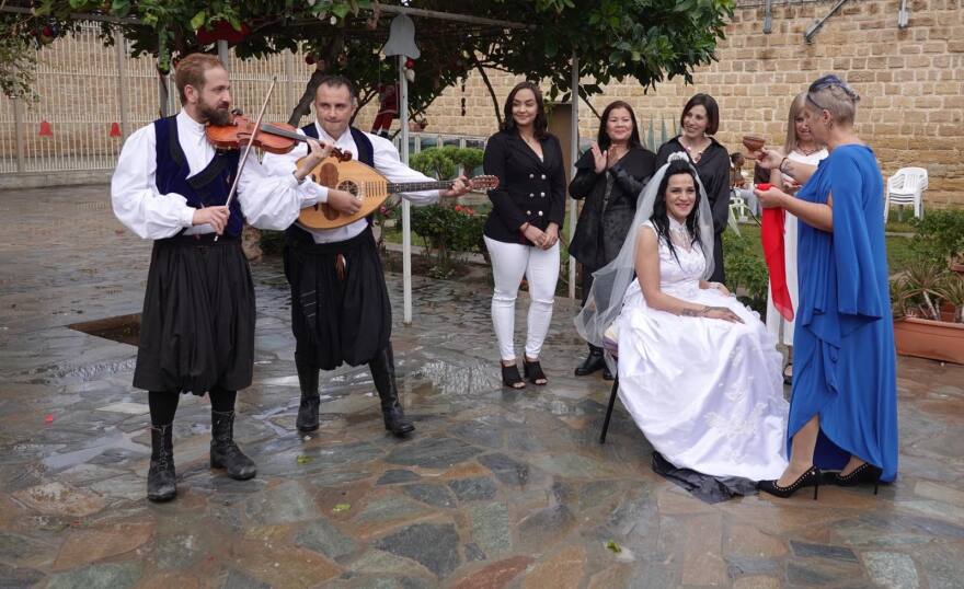 Κύπρος: Γαμήλιο γλέντι στις φυλακές με κάλυψη από το Netflix