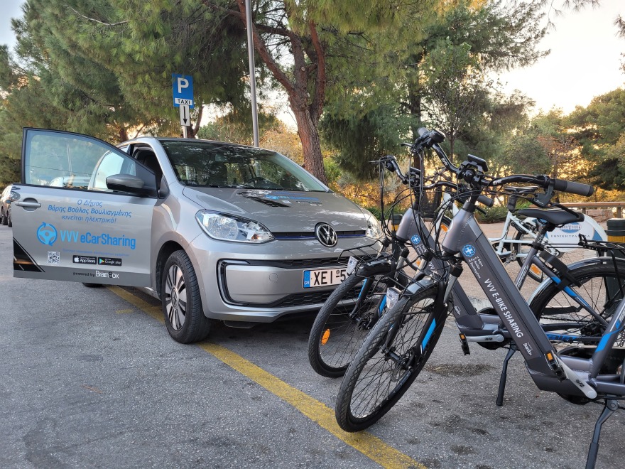 Παρουσιάστηκαν τα νέα κοινόχρηστα ηλεκτρικά ποδήλατα του Δήμου Βάρης Βούλας Βουλιαγμένης