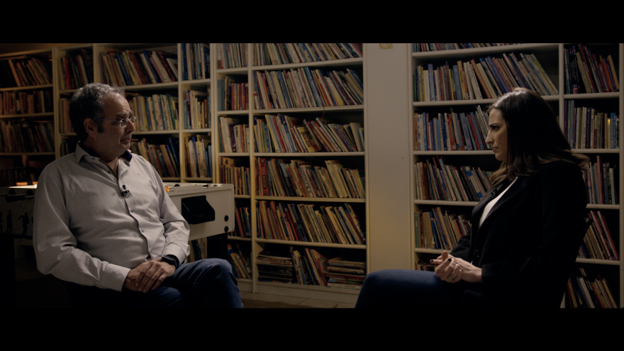 Το «MEGA STORIES» παρουσιάζει τις συγκινητικές ιστορίες ανθρώπων που έγιναν θετοί ή ανάδοχοι γονείς