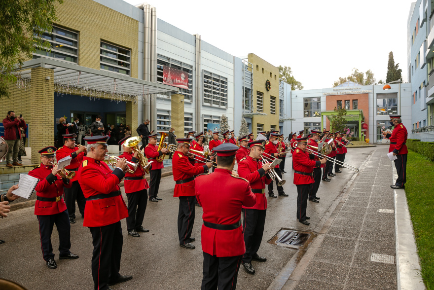Ο αληθινός Άη Βασίλης από τη Φινλανδία στην Ογκολογική Μονάδα Παίδων