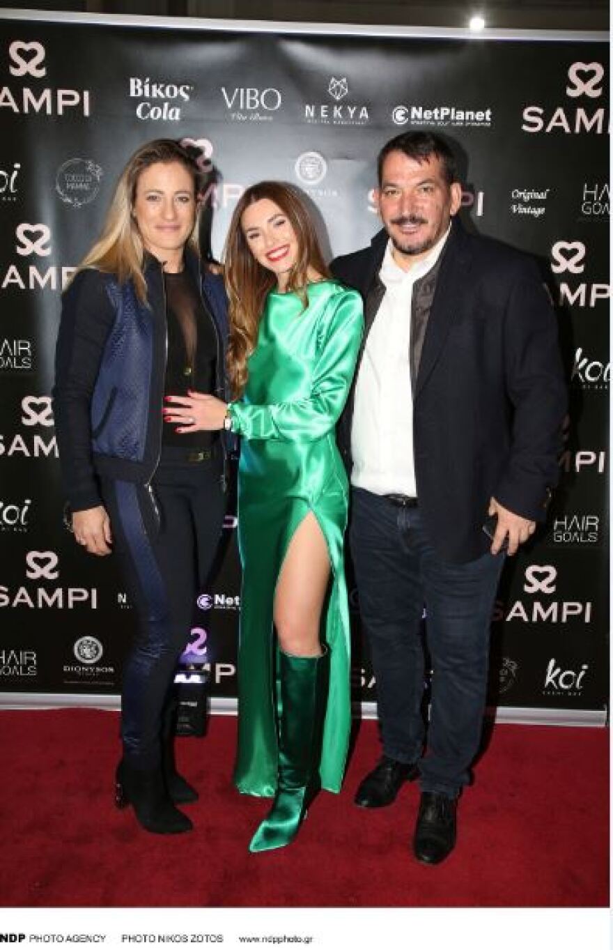 Τα λαμπερά εγκαίνια του νέου καταστήματος της Ιωάννας Σιαμπάνη και το «ναι» στην πρόταση γάμου του συντρόφου της