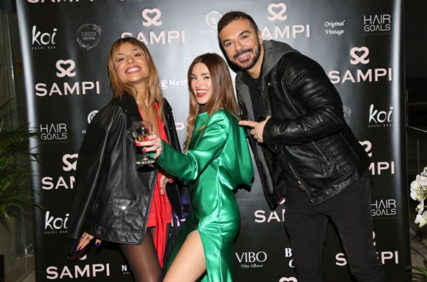 Τα λαμπερά εγκαίνια του νέου καταστήματος της Ιωάννας Σιαμπάνη και το «ναι» στην πρόταση γάμου του συντρόφου της